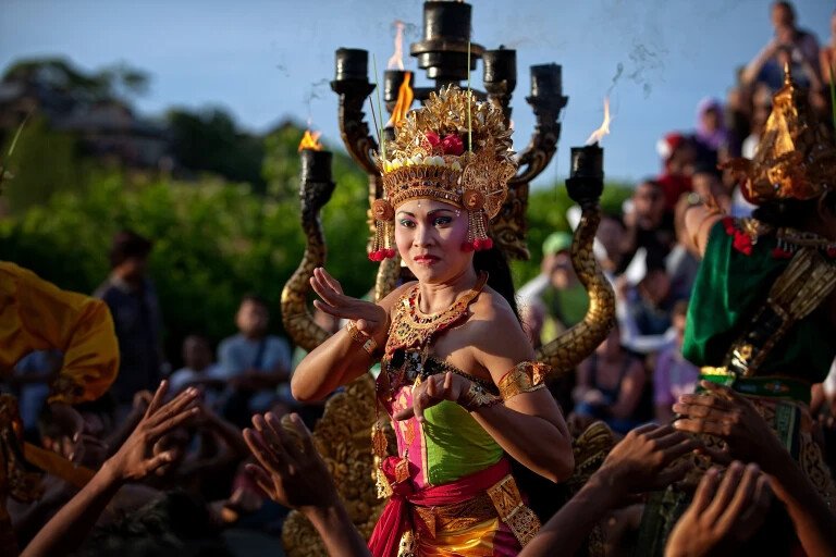 Uluwatu Sunset & the Enchanting Kecak Dance