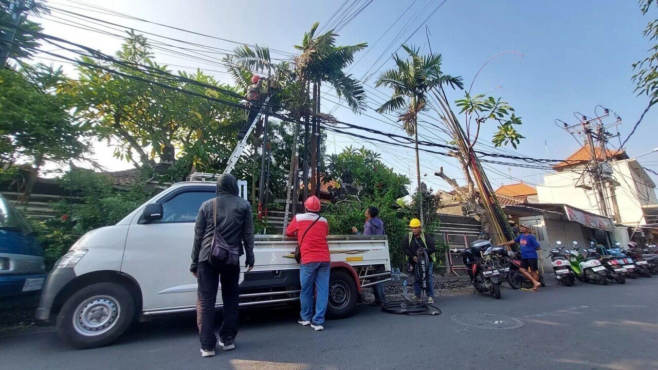 Sanur Internet Disruptions Possible During Cable Relocation