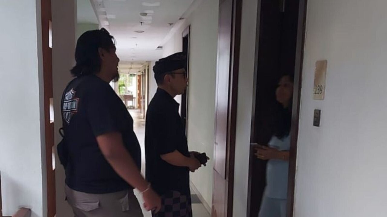 Indian Tourist Falls Victim to Major Theft in Kuta