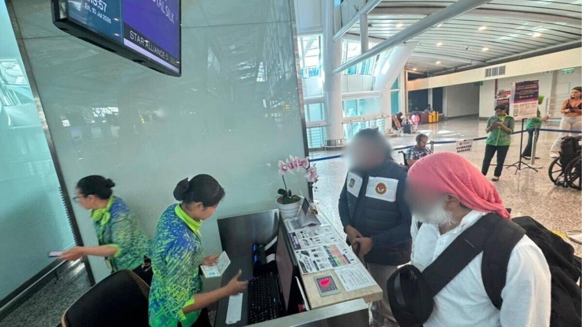 Three Foreigners Deported from Bali Over Illegal Yoga Work