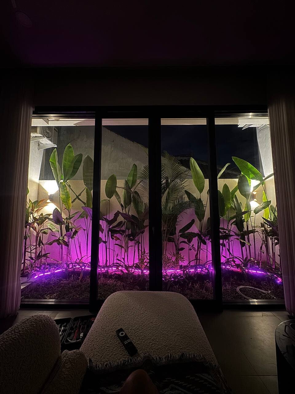 Villa floor-to-ceiling windows Berawa 2 bedrooms