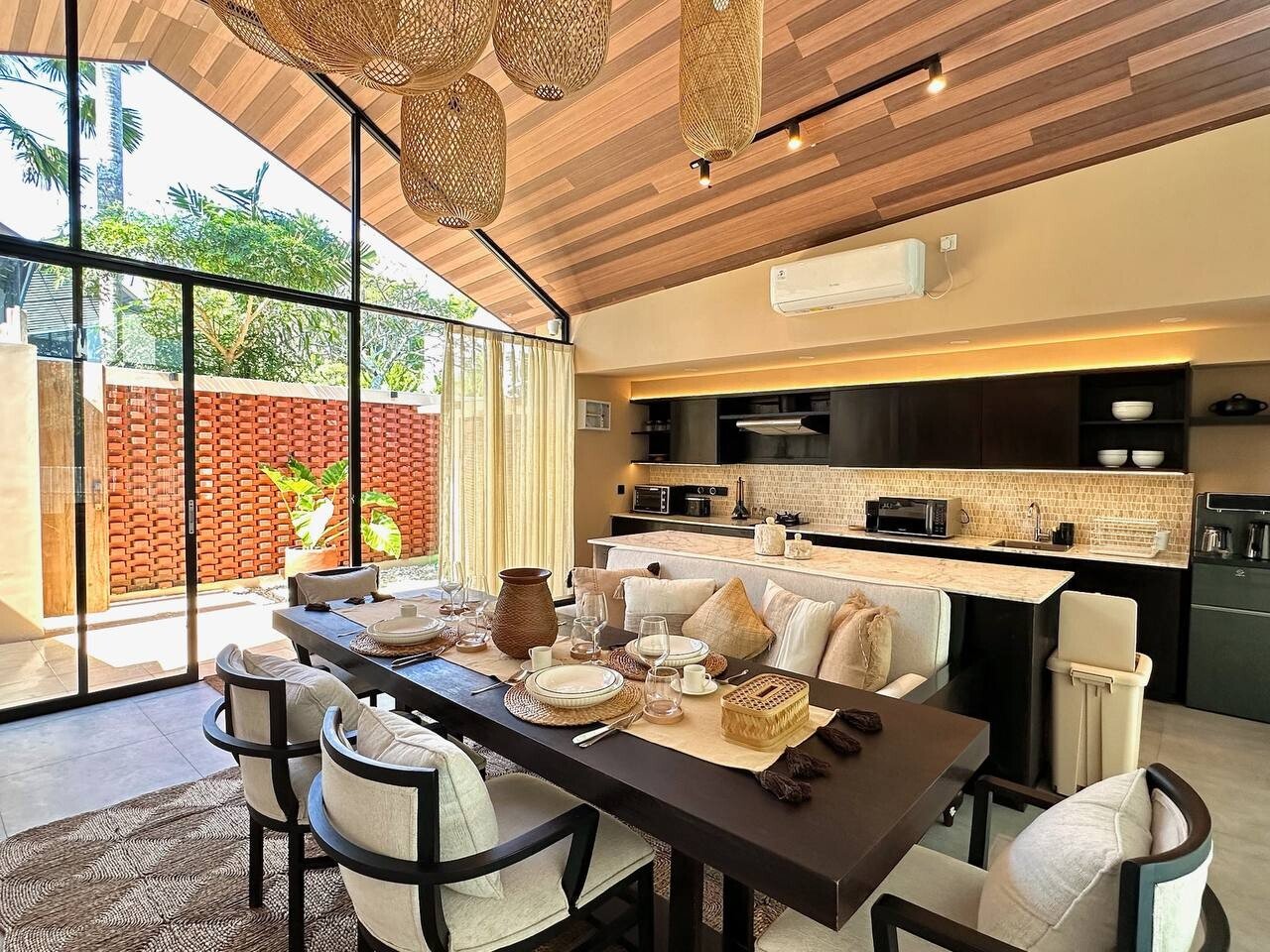 Townhouse enclosed terrace and hammock Benoa (nusa dua) 2  bedrooms