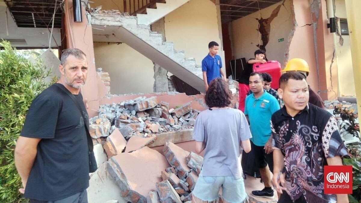 Major 7.7 Earthquake Hits Indonesia, Tsunami Alert Ends