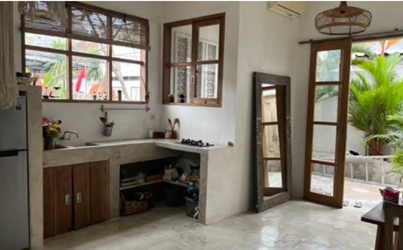 Villa kitchen and twice-weekly cleaning Canggu 1 bedroom