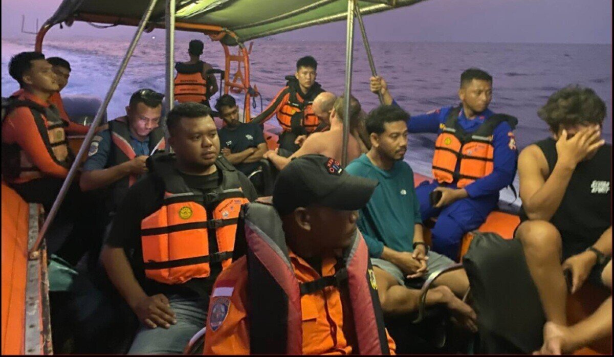 Komodo Boat Accident Leaves One Person Missing