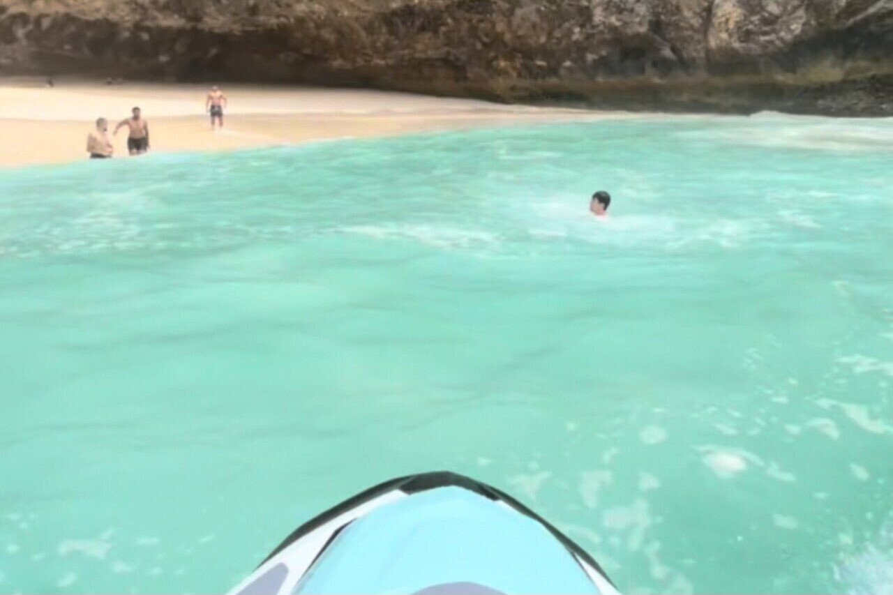 Jet Ski Guide Saves Tourist Swept Out to Sea off Nusa Penida