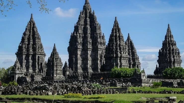 Extending the Indonesian visa on arrival (VoA) is now possible at the Prambanan Temple in Java