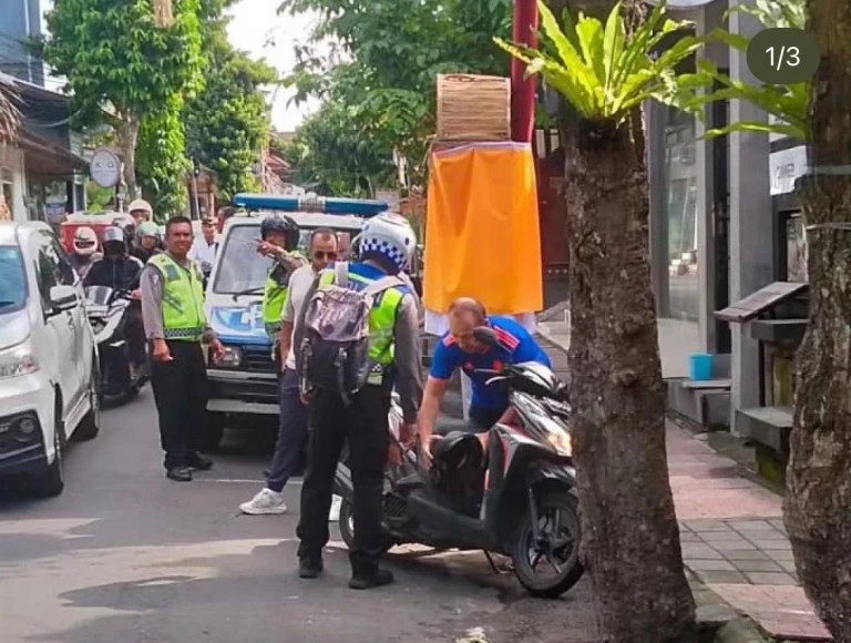 New Savage Rules in Ubud Parking Lot