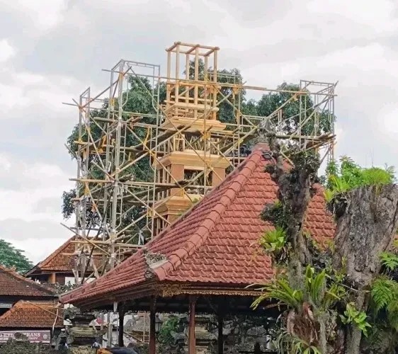 Cremation Ceremony in Ubud with Eight - Story Building Platforms
