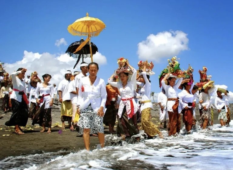 Melukat Purification Ceremony. 1500 People will Attend Melasti Beach