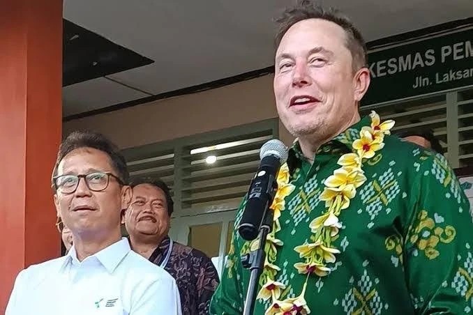 Elon Musk has Arrived in Bali to Launch Starlink