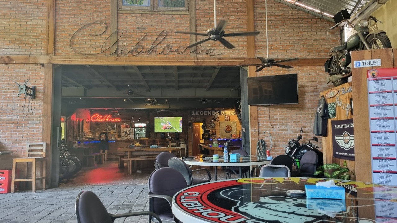 Clubhouse Steak Grill & Sports Bar