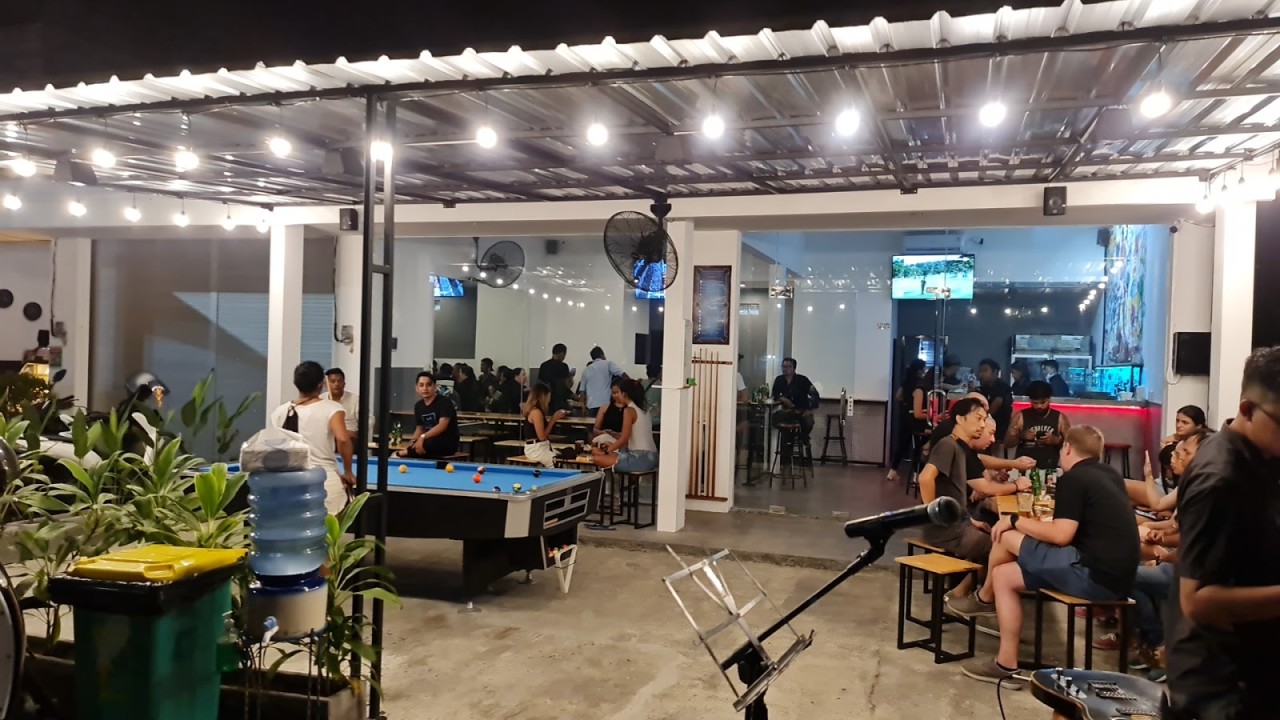 KNOCKOUT BAR