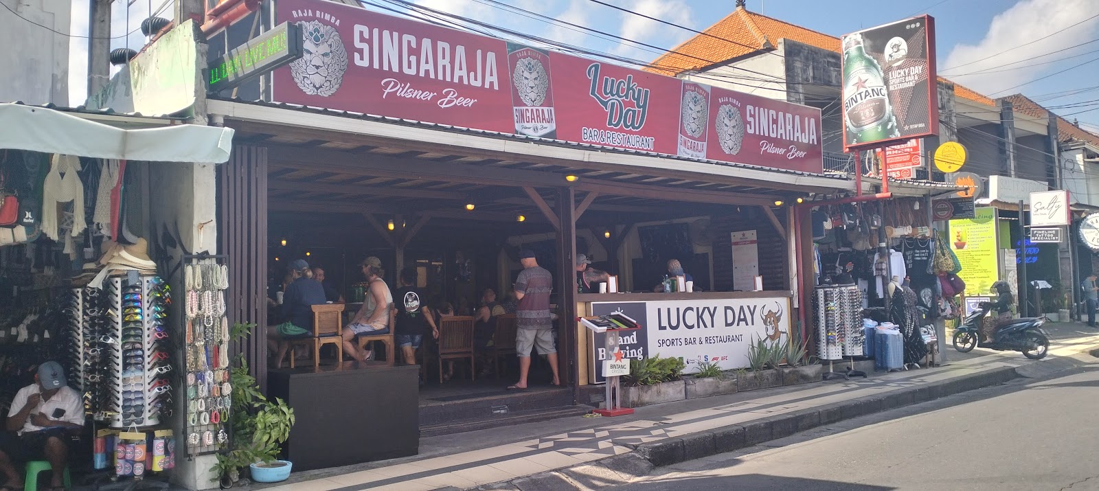 Bar Lucky Day Sports Bar Bali 12372