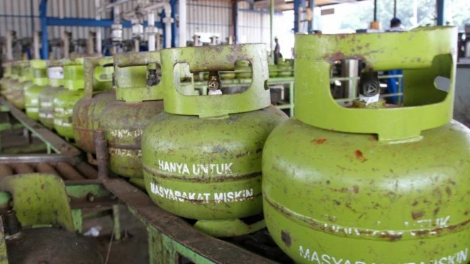 Bali Grapples with Gas Shortages: Causes and Community Impact