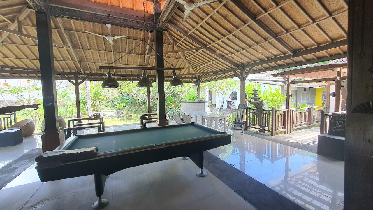 Al Capone Billiards