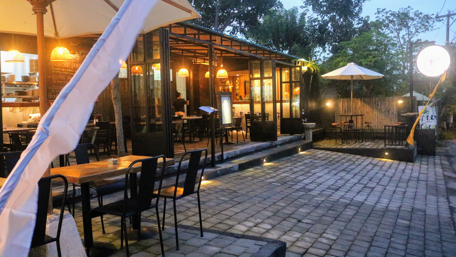 Cafe Laggas Uluwatu 22154