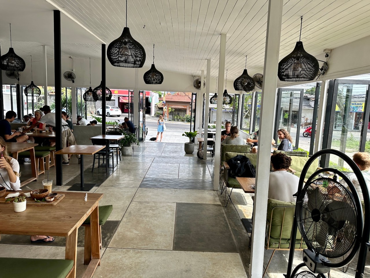 NOURISH CAFE ULUWATU