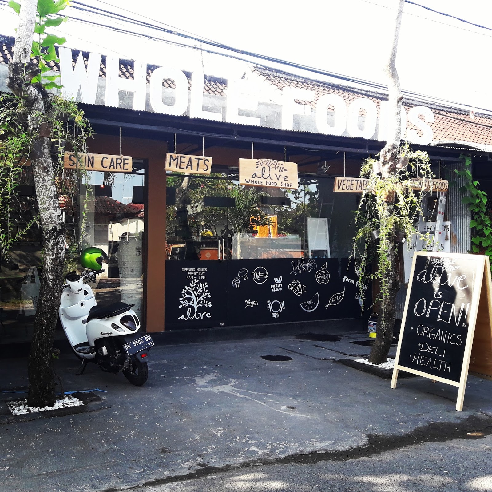 Alive Wholefoods Store Canggu