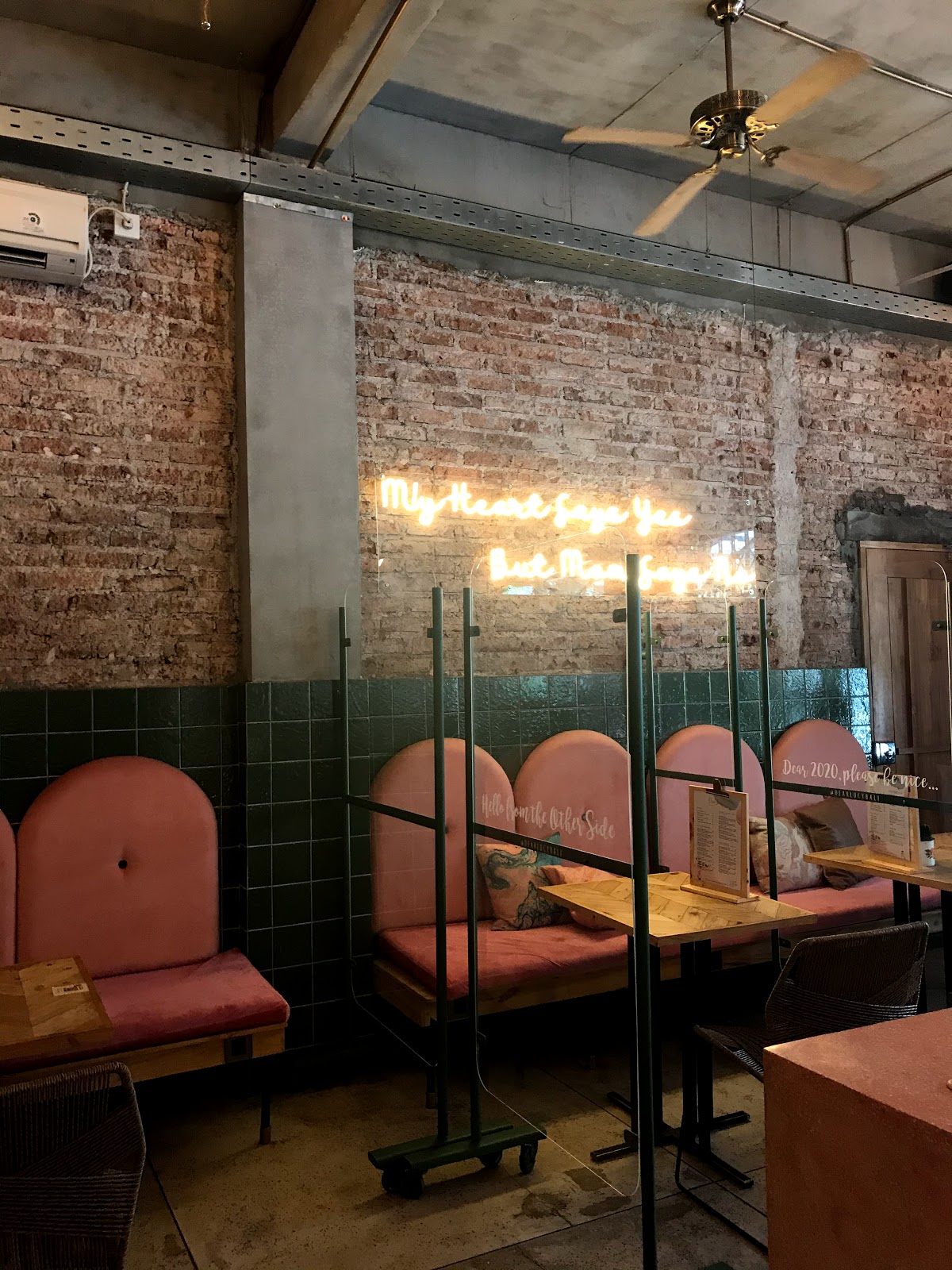 Dear Lucy Cafe