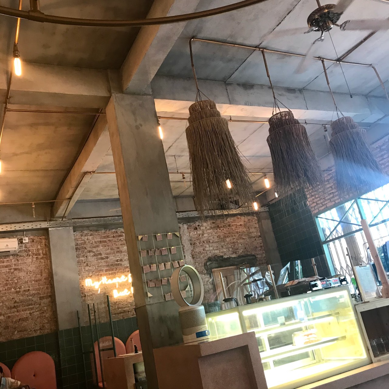 Dear Lucy Cafe