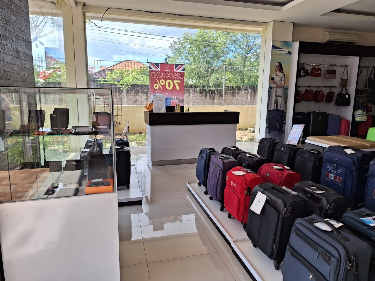 Factory Outlet Bags & Luggage