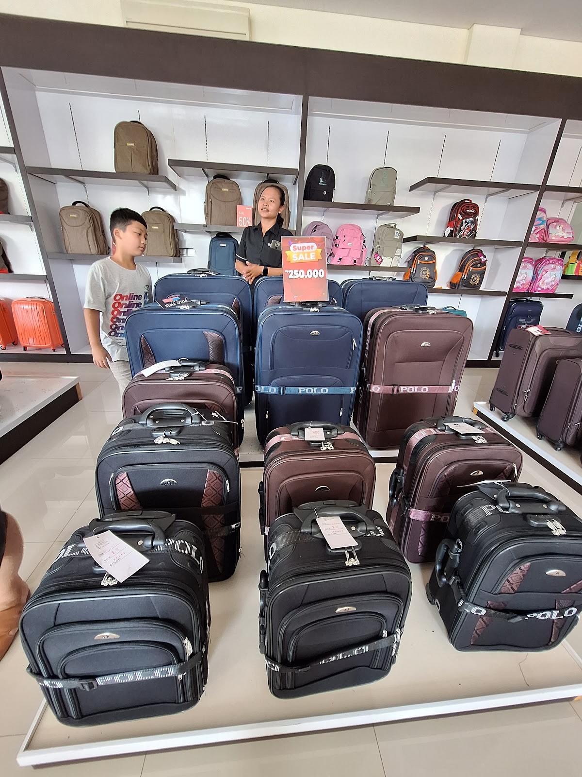 Factory Outlet Bags & Luggage