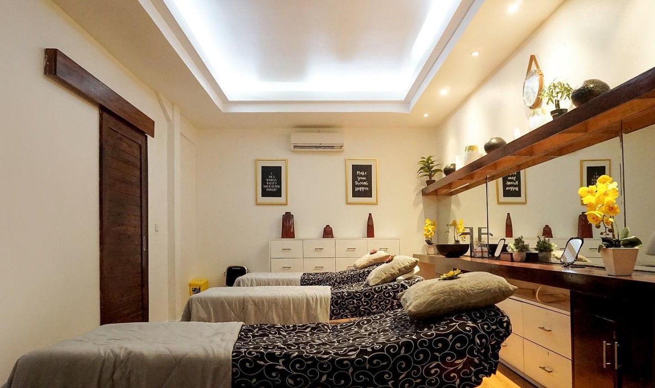 The Shampoo Lounge