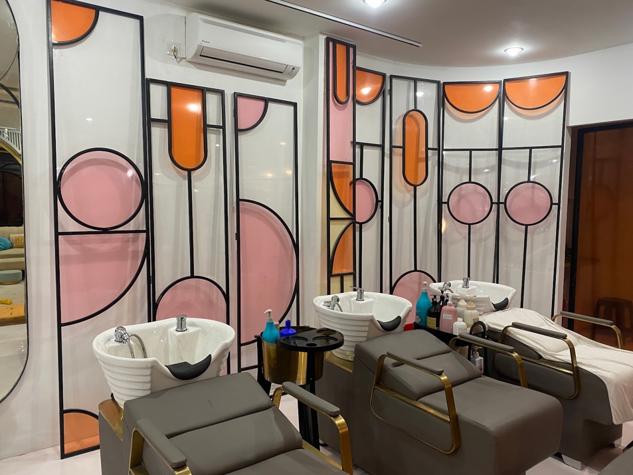 Mynx Hair & Beauty Emporium