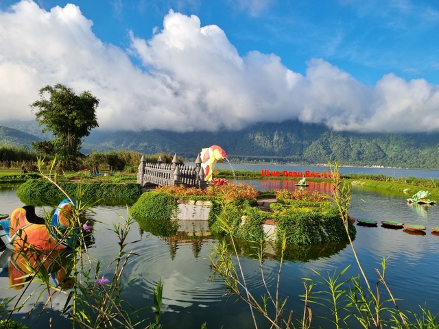 Temple Ulun Danu Beratan Temple 105026