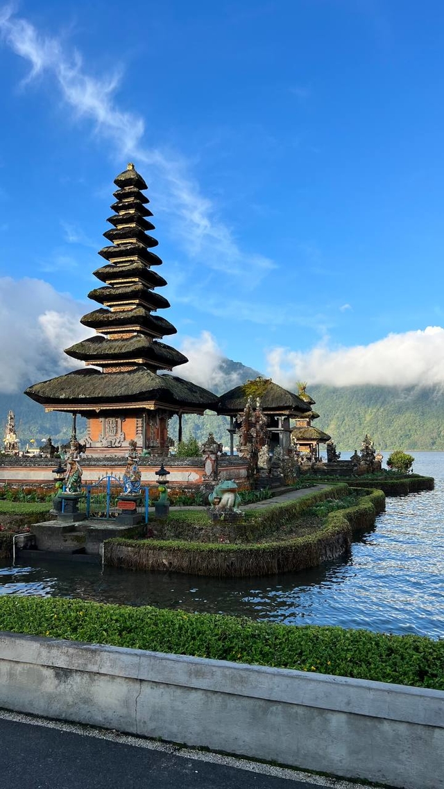 Temple Ulun Danu Beratan Temple 105025