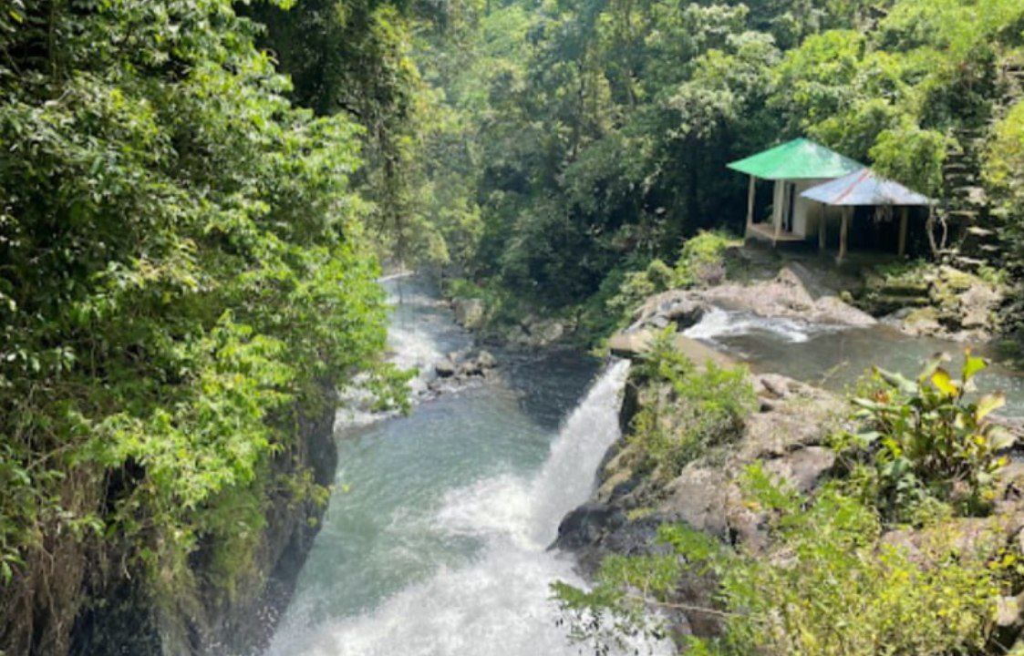 Aling-Aling Waterfall