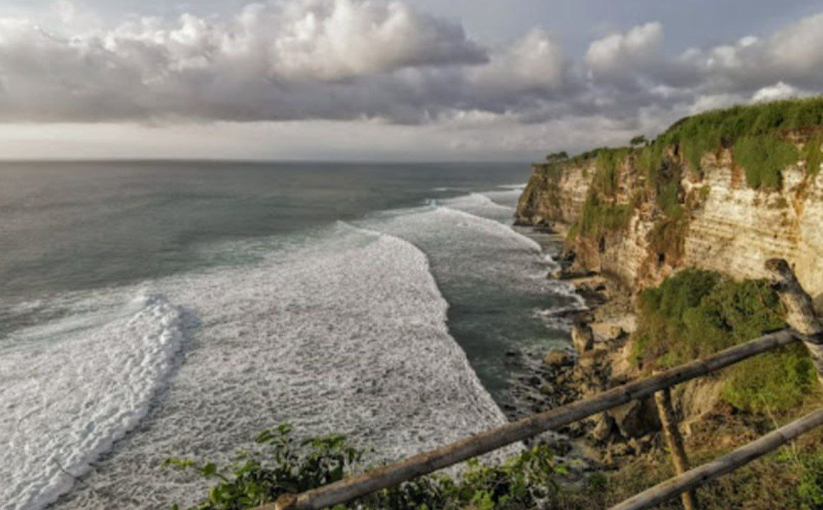 Viewing platform Viewpoint in Uluwatu by the Lighthouse 104130