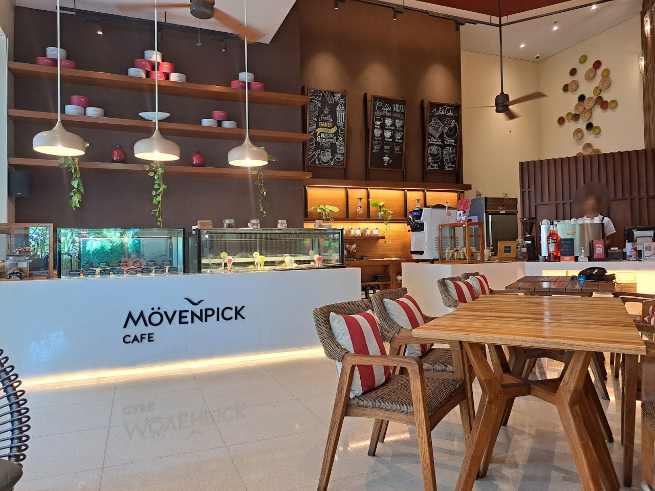 Mövenpick Café