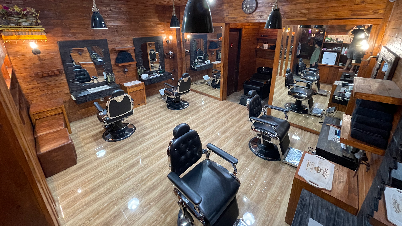 CROWN Gentleman Barbershop Petitenget