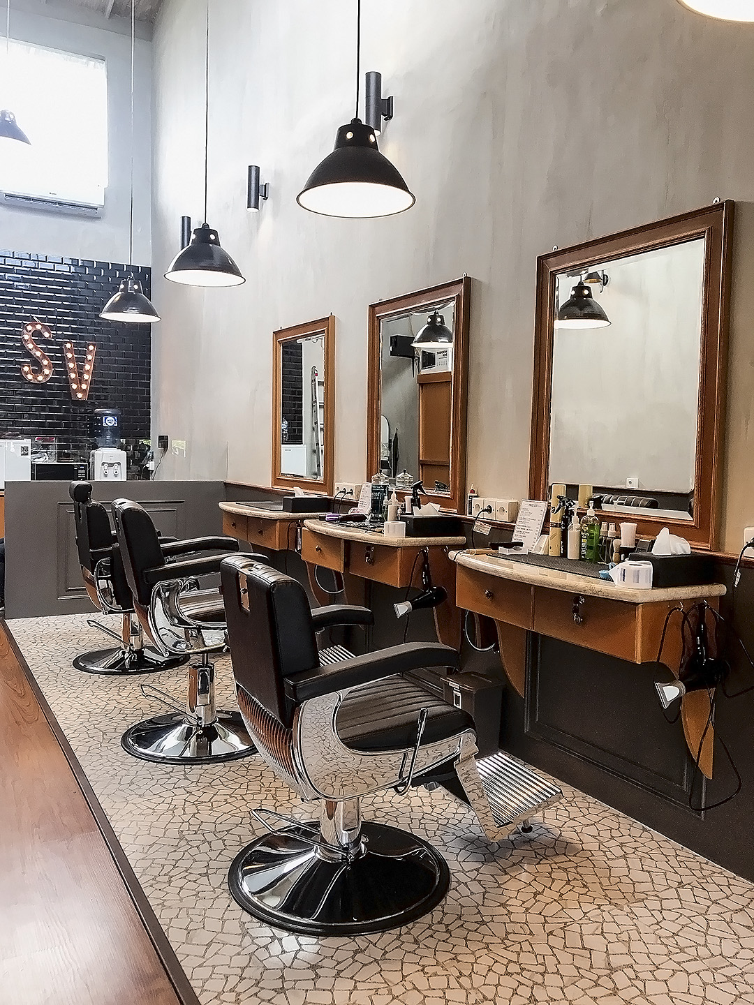 Barbershop SEVEN BARBER BATU BOLONG 100128