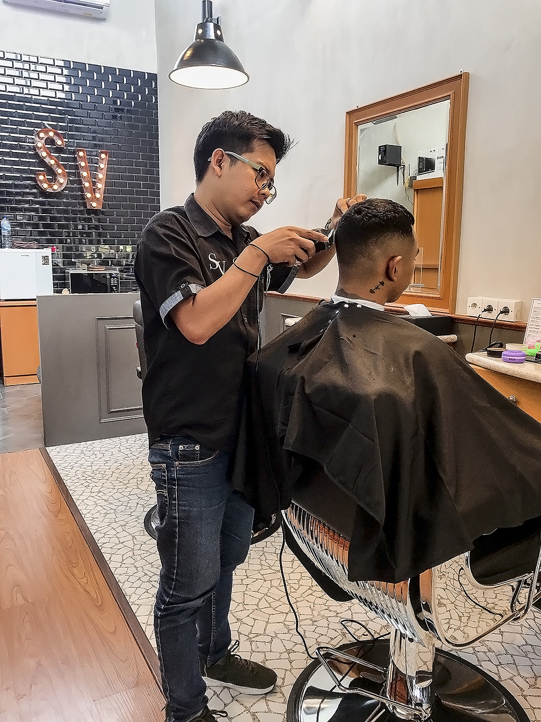 SEVEN BARBER BATU BOLONG