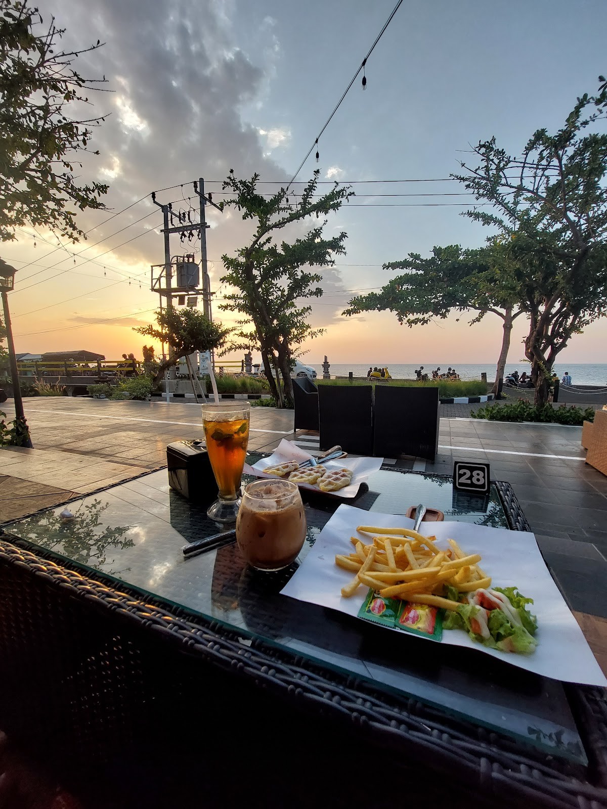 Kedai Kopi nAu Krisna Beach Street