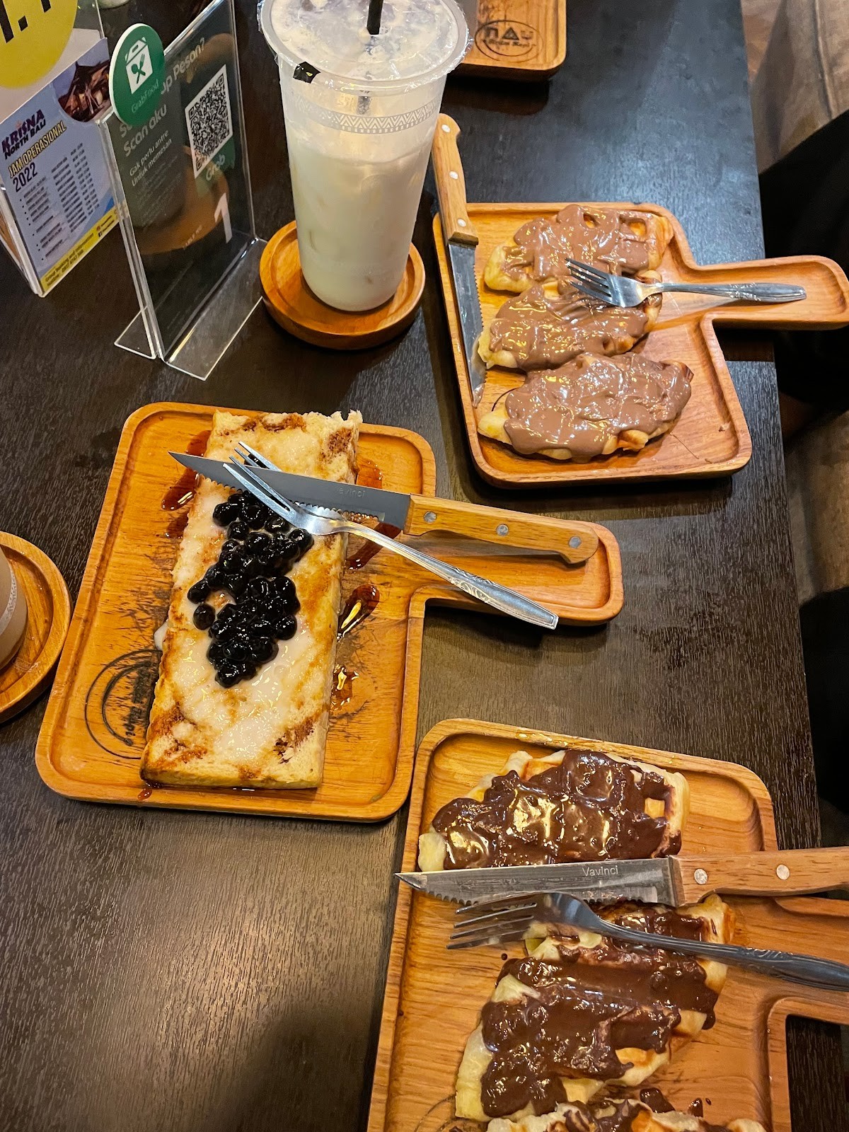 Kedai Kopi nAu Krisna Beach Street