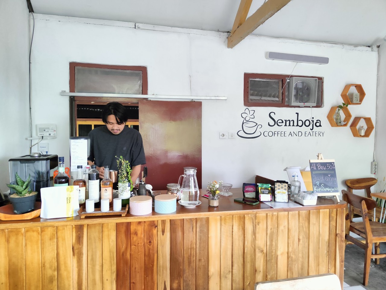 Semboja Coffee and Eatery