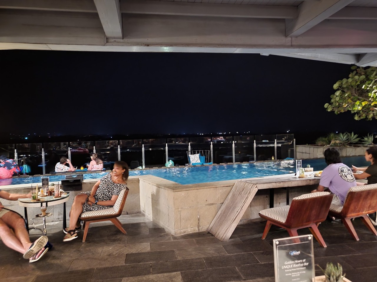 UNIQUE Rooftop Bar & Restaurant