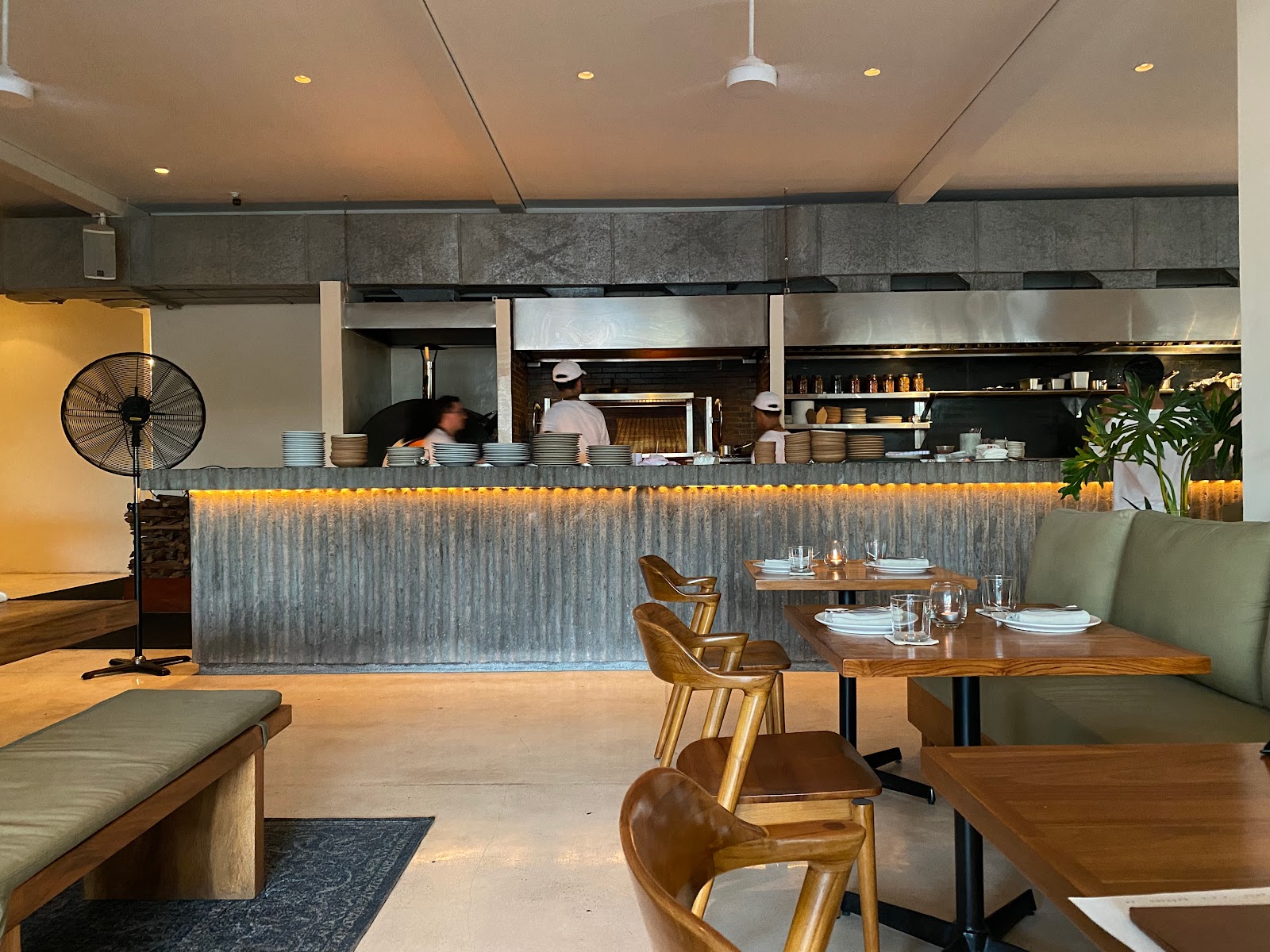 M. MASON. Bar | Grill Uluwatu