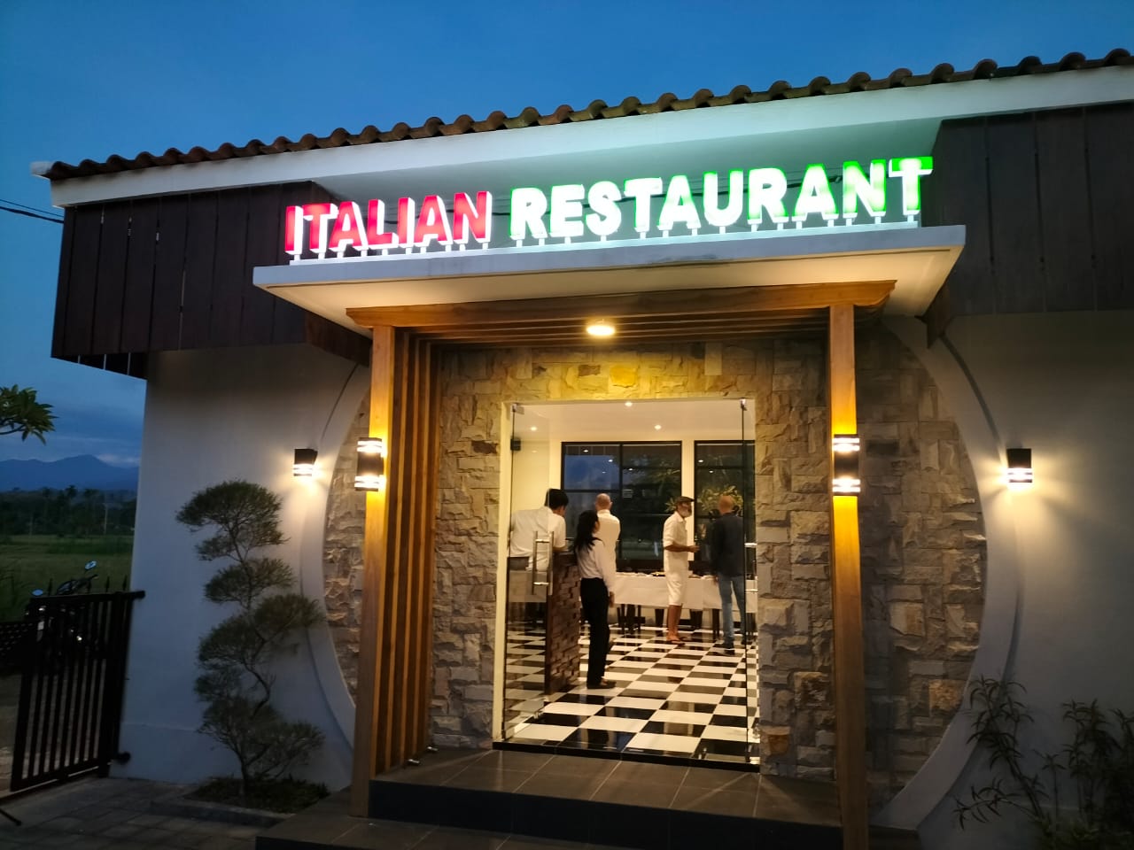 Tanda Pizza Restaurant