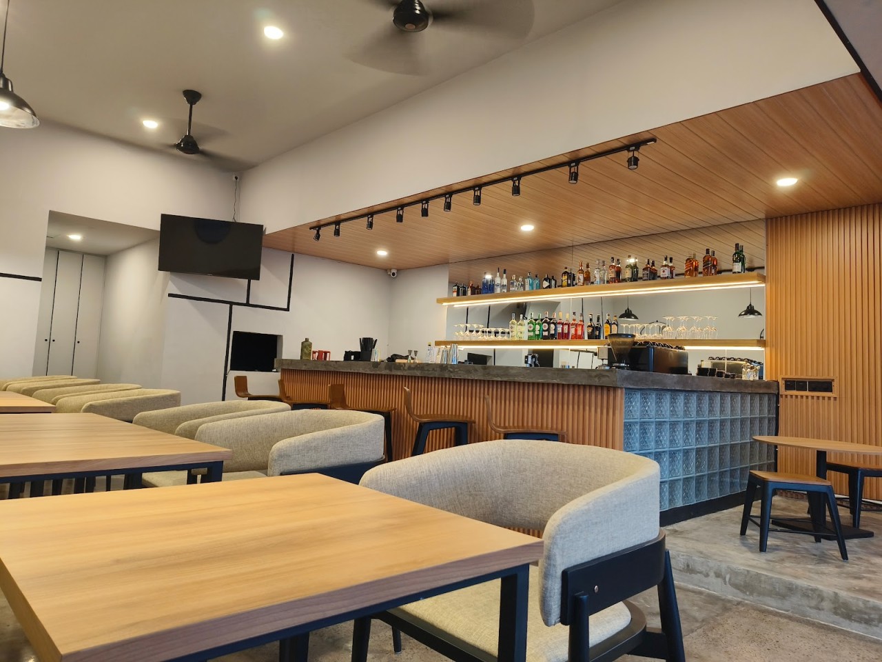Jl. Pantai Batu Mejan No.85