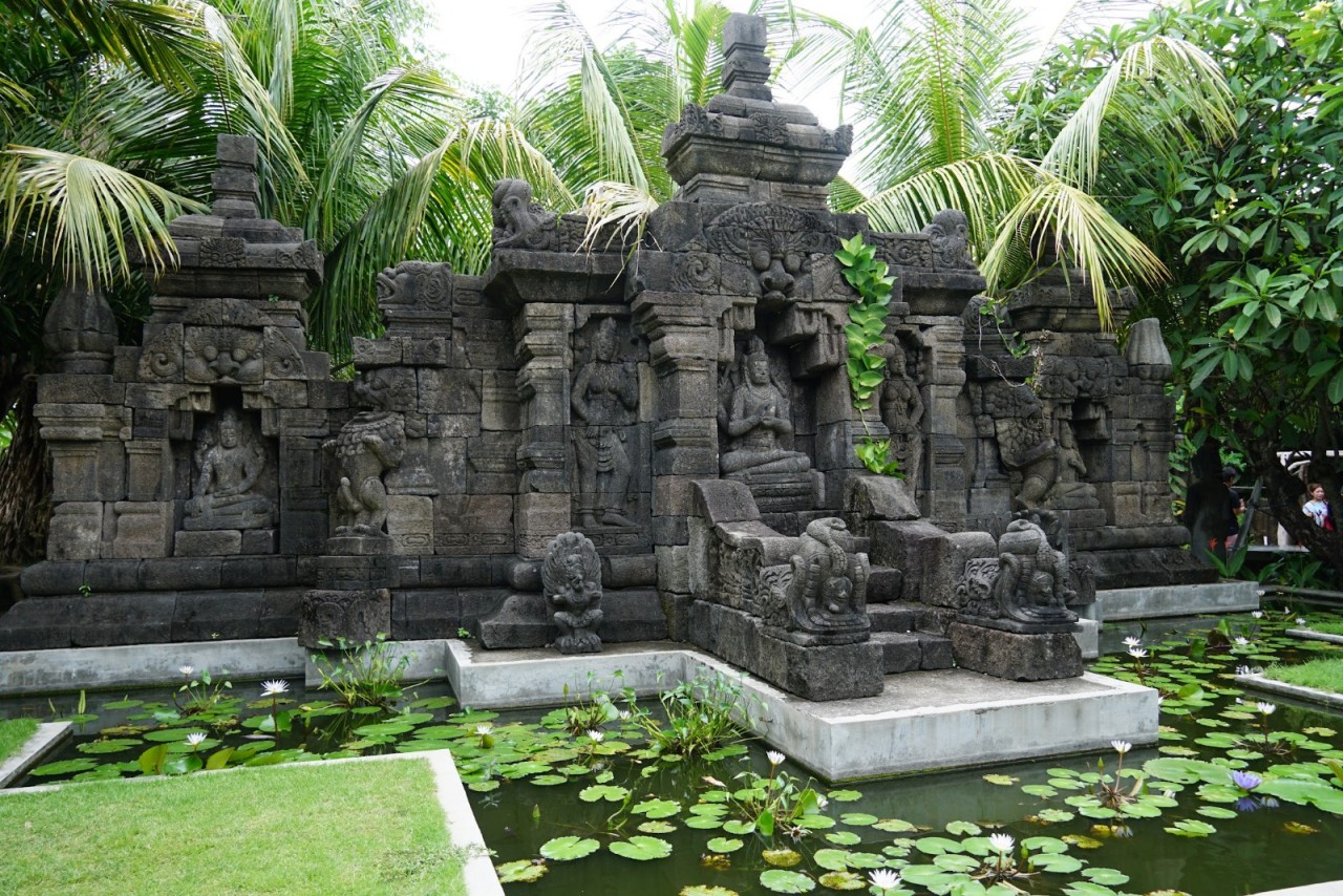 Big Garden Corner