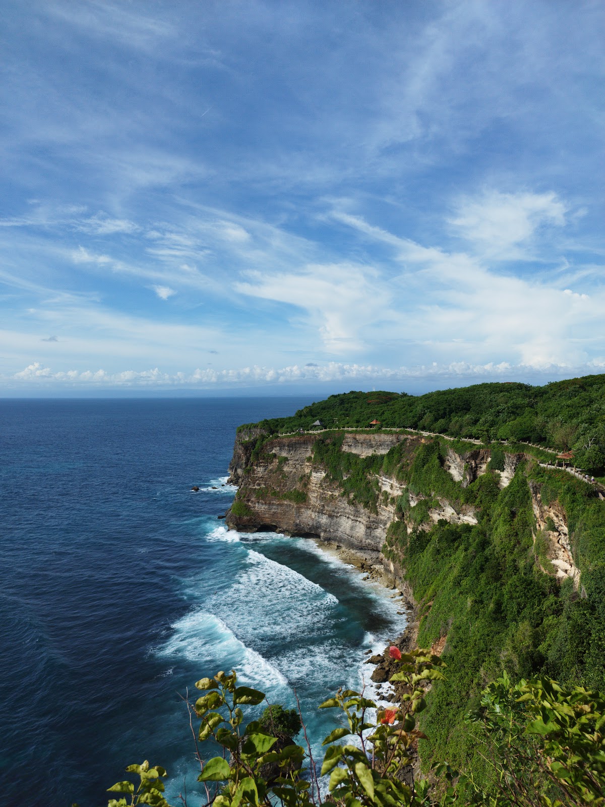 Surfing Uluwatu Beach 97994