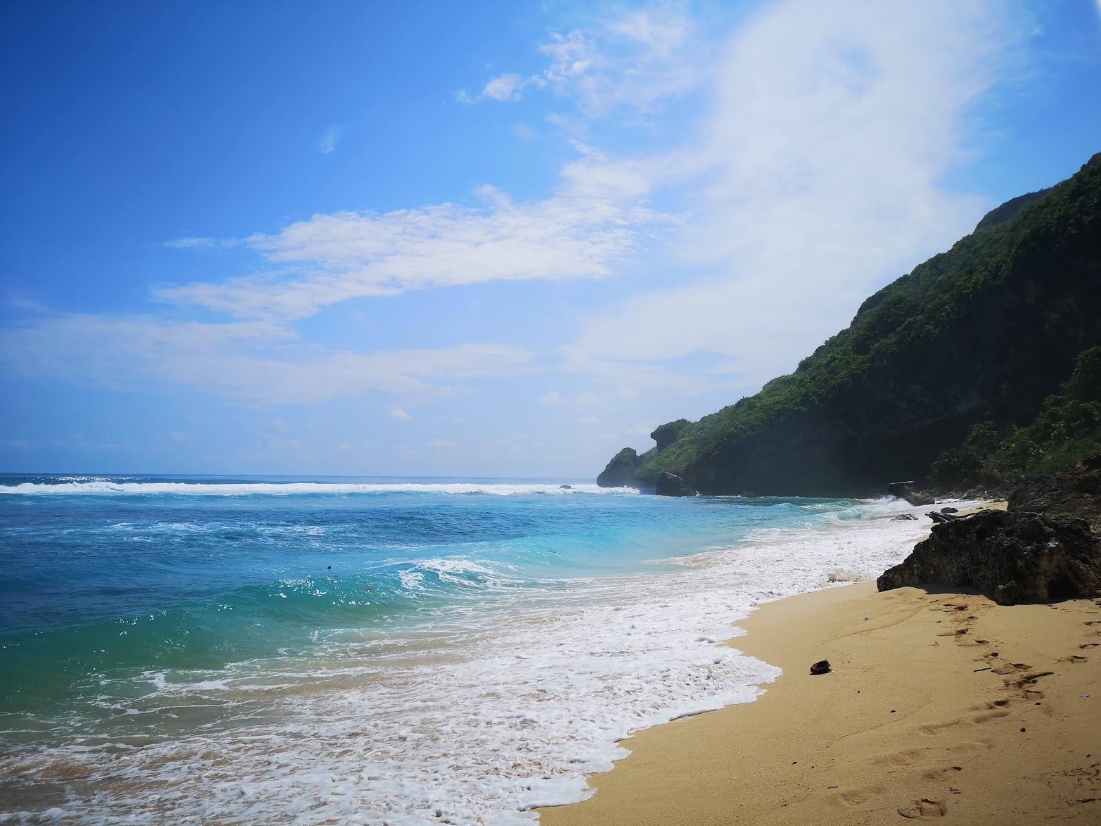 Surfing Nyang Nyang Beach 98016