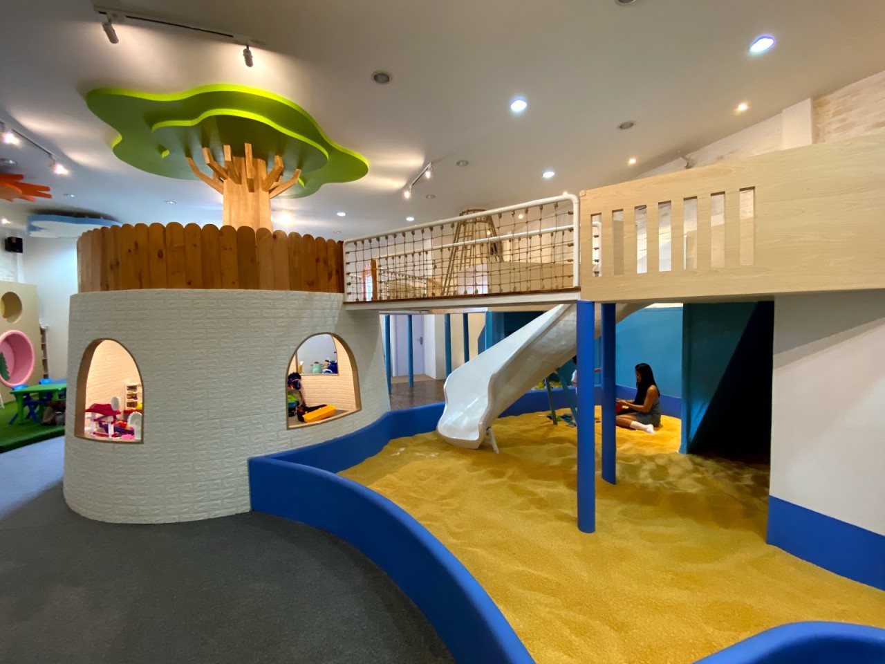 SunnySide Shop & Playscape