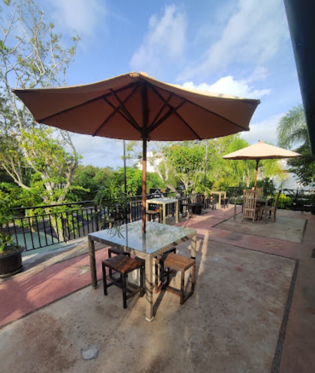 Tino's Bar & Eatery