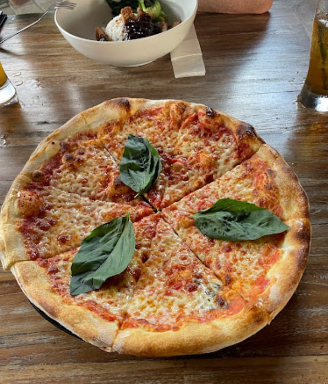 Tino's Bar & Eatery